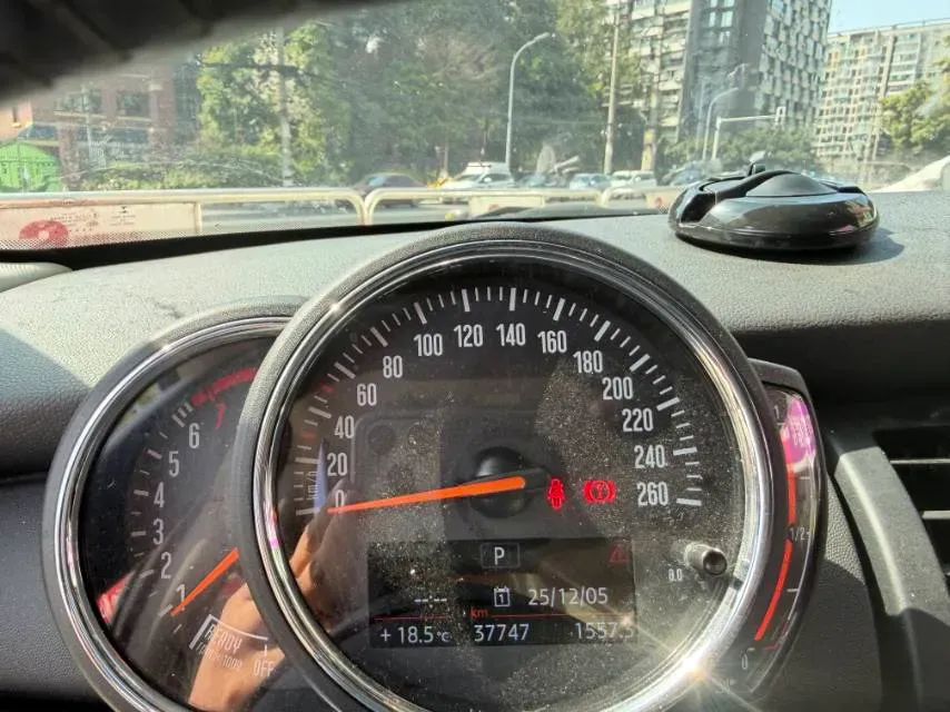 2021 MINI MINI 1.5T 102HP L3 7DCT,autocango,china used car exporter,china ev exporter,chinese used car exporter,chinese used ev exporter