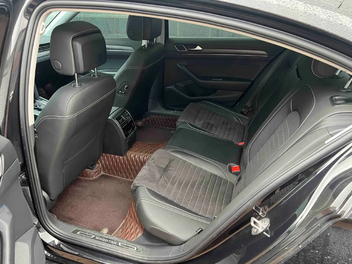 2021 Volkswagen Magotan 2.0T 186HP L4 7DCT,autocango,china used car exporter,china ev exporter,chinese used car exporter,chinese used ev exporter
