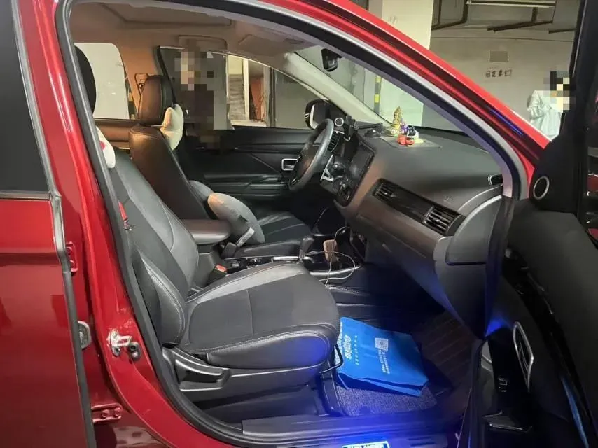 2018 Mitsubishi Outlander 2.4L 192HP L4 CVT,autocango,china used car exporter,china ev exporter,chinese used car exporter,chinese used ev exporter