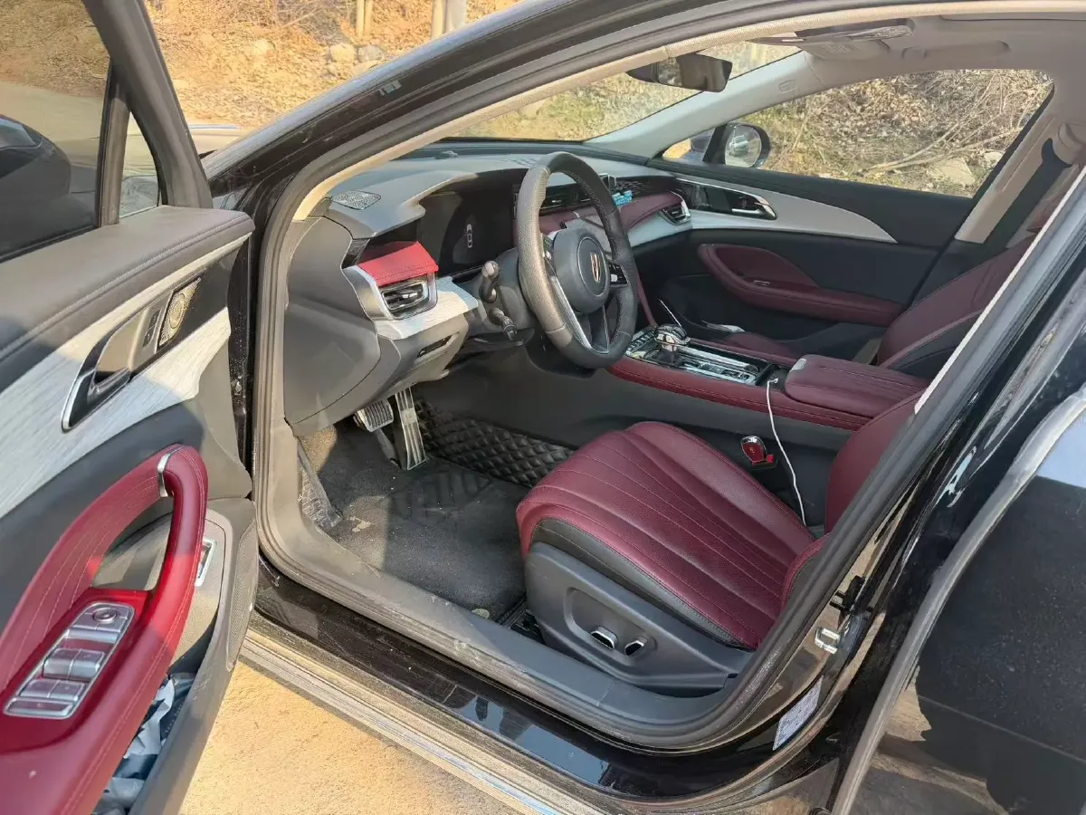 2025 HongQi H5 1.5T 169HP L4 1DHT Hybrid,autocango,china used car exporter,china ev exporter,chinese used car exporter,chinese used ev exporter