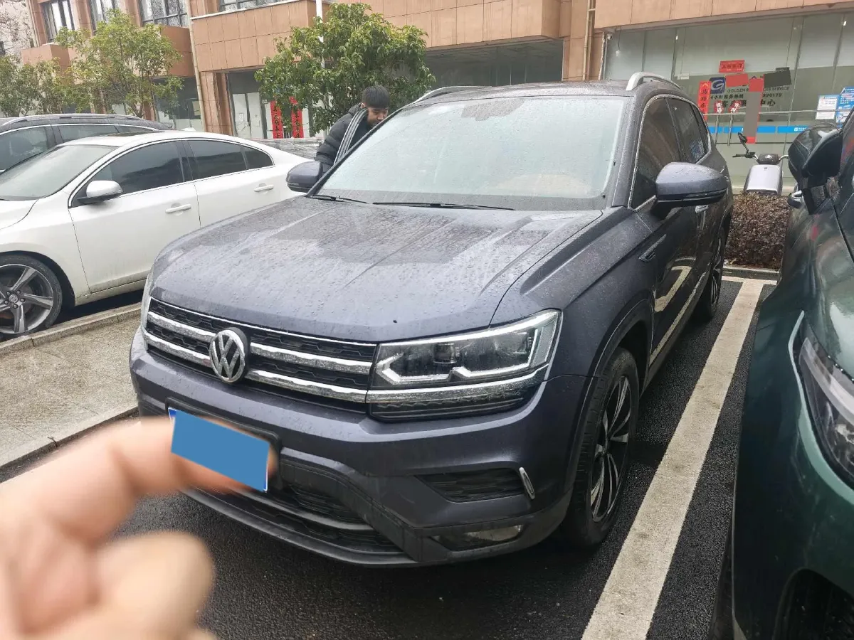 2019 MINI MINI 1.5T 102HP L3 7DCT,autocango,china used car exporter,china ev exporter,chinese used car exporter,chinese used ev exporter