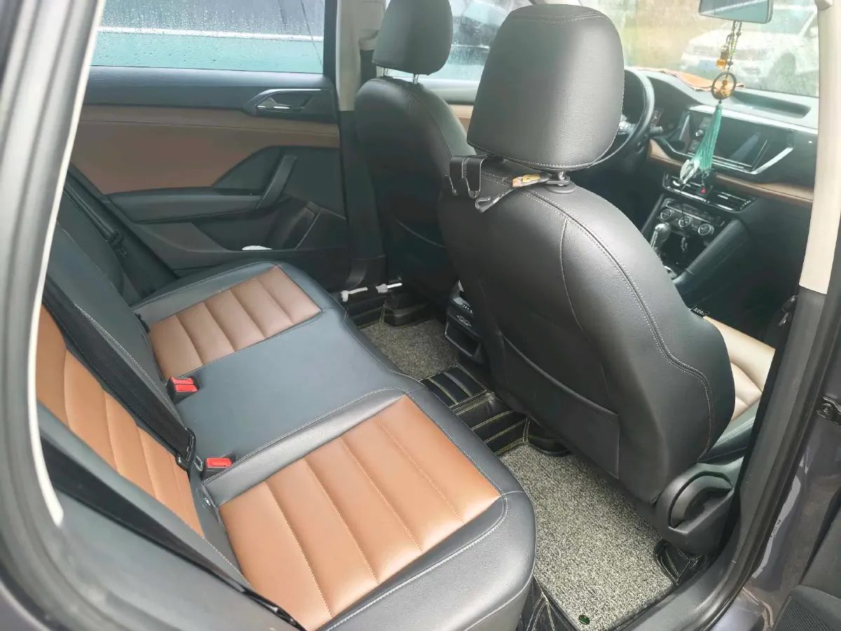 2019 MINI MINI 1.5T 102HP L3 7DCT,autocango,china used car exporter,china ev exporter,chinese used car exporter,chinese used ev exporter