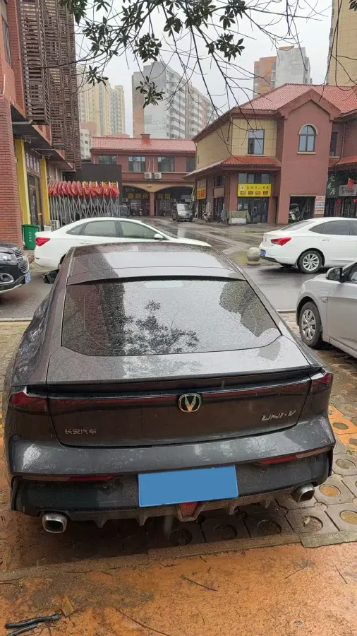 2022 ChangAn UNI-V 1.5T 188HP L4 7DCT,autocango,china used car exporter,china ev exporter,chinese used car exporter,chinese used ev exporter