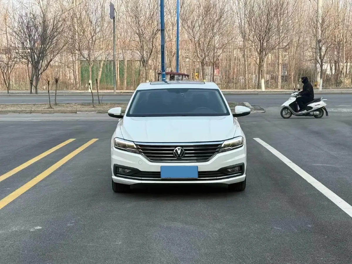 2022 Bestune B70 2.0T 224HP L4 6AT,autocango,china used car exporter,china ev exporter,chinese used car exporter,chinese used ev exporter