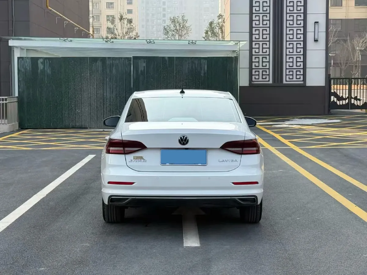 2022 Bestune B70 2.0T 224HP L4 6AT,autocango,china used car exporter,china ev exporter,chinese used car exporter,chinese used ev exporter