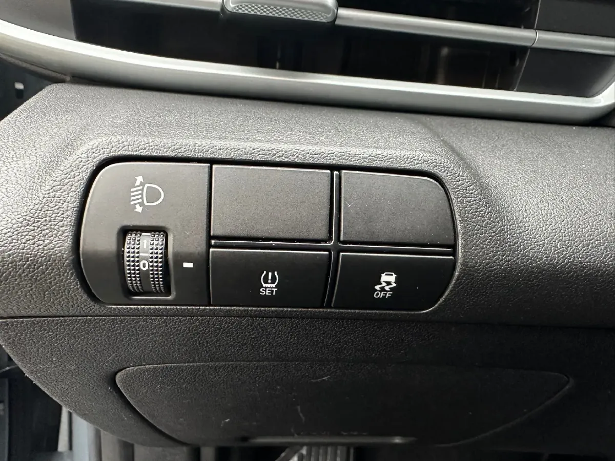 2022 Hyundai Elantra 1.5L 115HP L4 CVT,autocango,china used car exporter,china ev exporter,chinese used car exporter,chinese used ev exporter