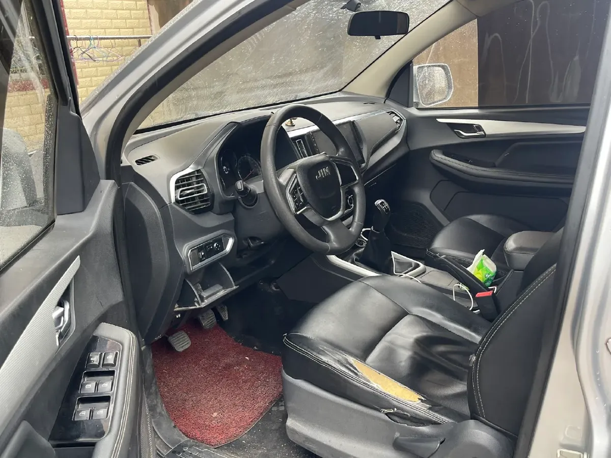 2020 JMC BaoDian 2.5T 140HP L4 5MT,autocango,china used car exporter,china ev exporter,chinese used car exporter,chinese used ev exporter