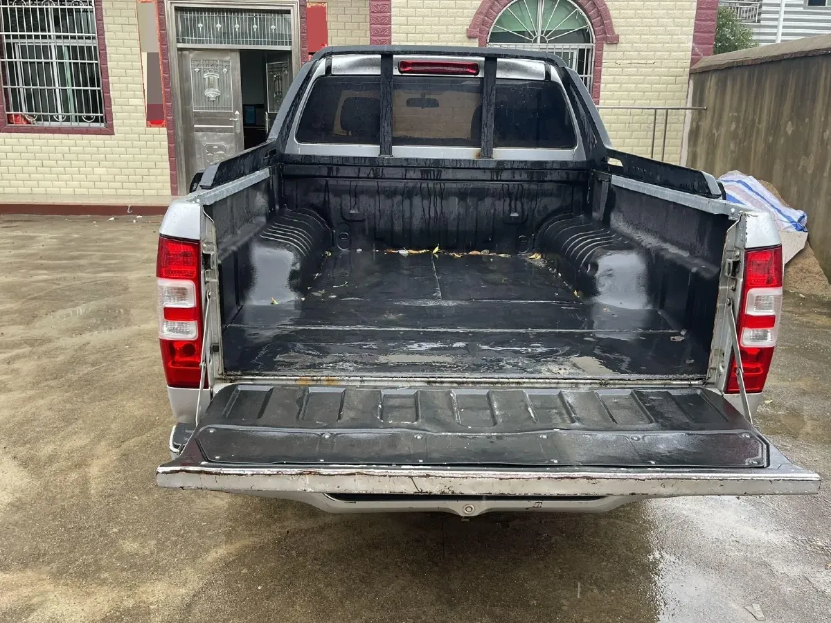 2020 JMC BaoDian 2.5T 140HP L4 5MT,autocango,china used car exporter,china ev exporter,chinese used car exporter,chinese used ev exporter