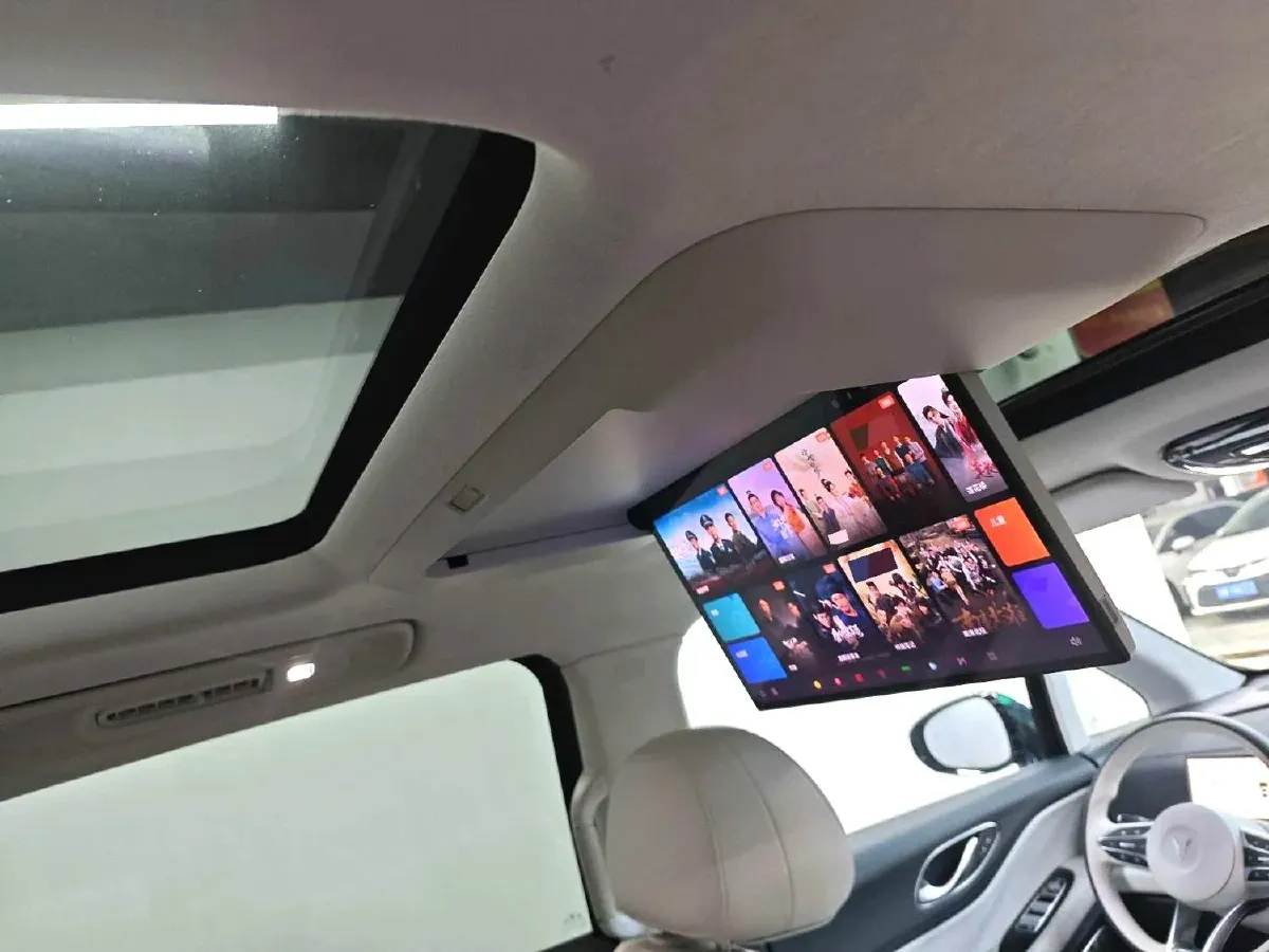 2025 Voyah Dream 1.5T 150HP L4 PHEV 41.7KWH,autocango,china used car exporter,china ev exporter,chinese used car exporter,chinese used ev exporter