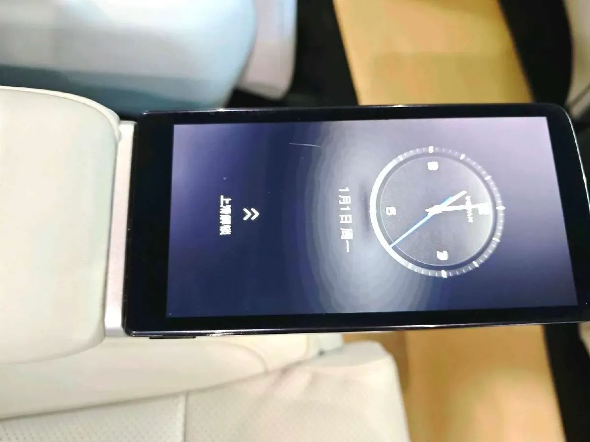 2025 Voyah Dream 1.5T 150HP L4 PHEV 41.7KWH,autocango,china used car exporter,china ev exporter,chinese used car exporter,chinese used ev exporter