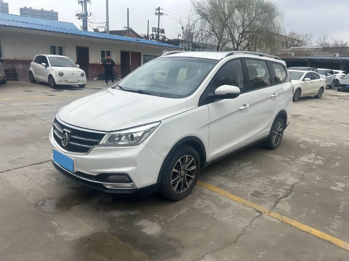 2019 BaoJun 730 1.5T 151HP L4 CVT,autocango,china used car exporter,china ev exporter,chinese used car exporter,chinese used ev exporter