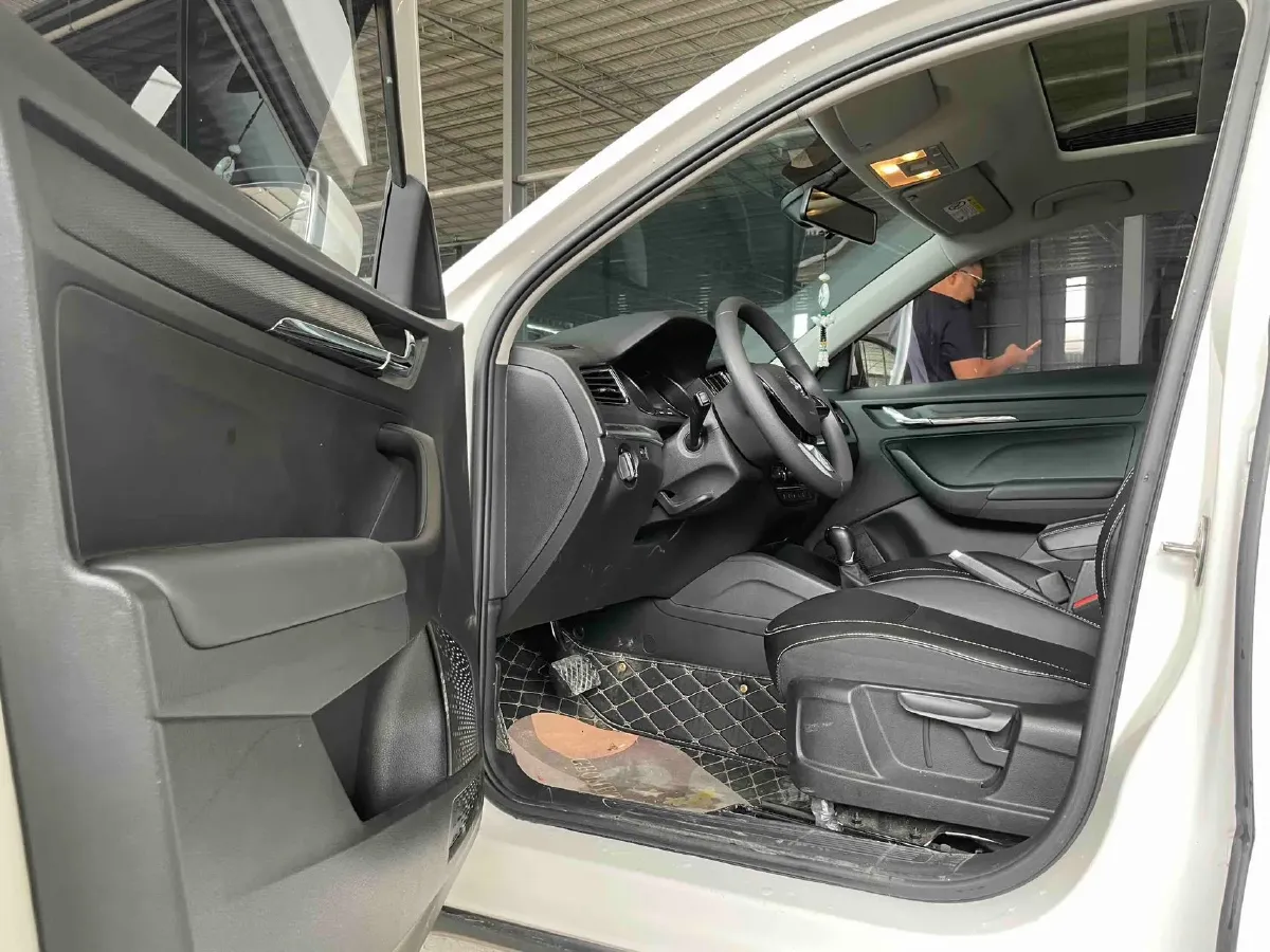 2022 Skoda Kamiq 1.5L 112HP L4 6AT,autocango,china used car exporter,china ev exporter,chinese used car exporter,chinese used ev exporter