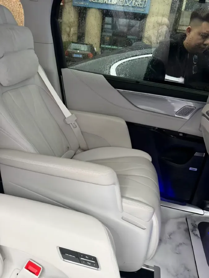 2024 Buick GL8 1.5T 180HP L4 2DHT PHEV 24.4KWH,autocango,china used car exporter,china ev exporter,chinese used car exporter,chinese used ev exporter