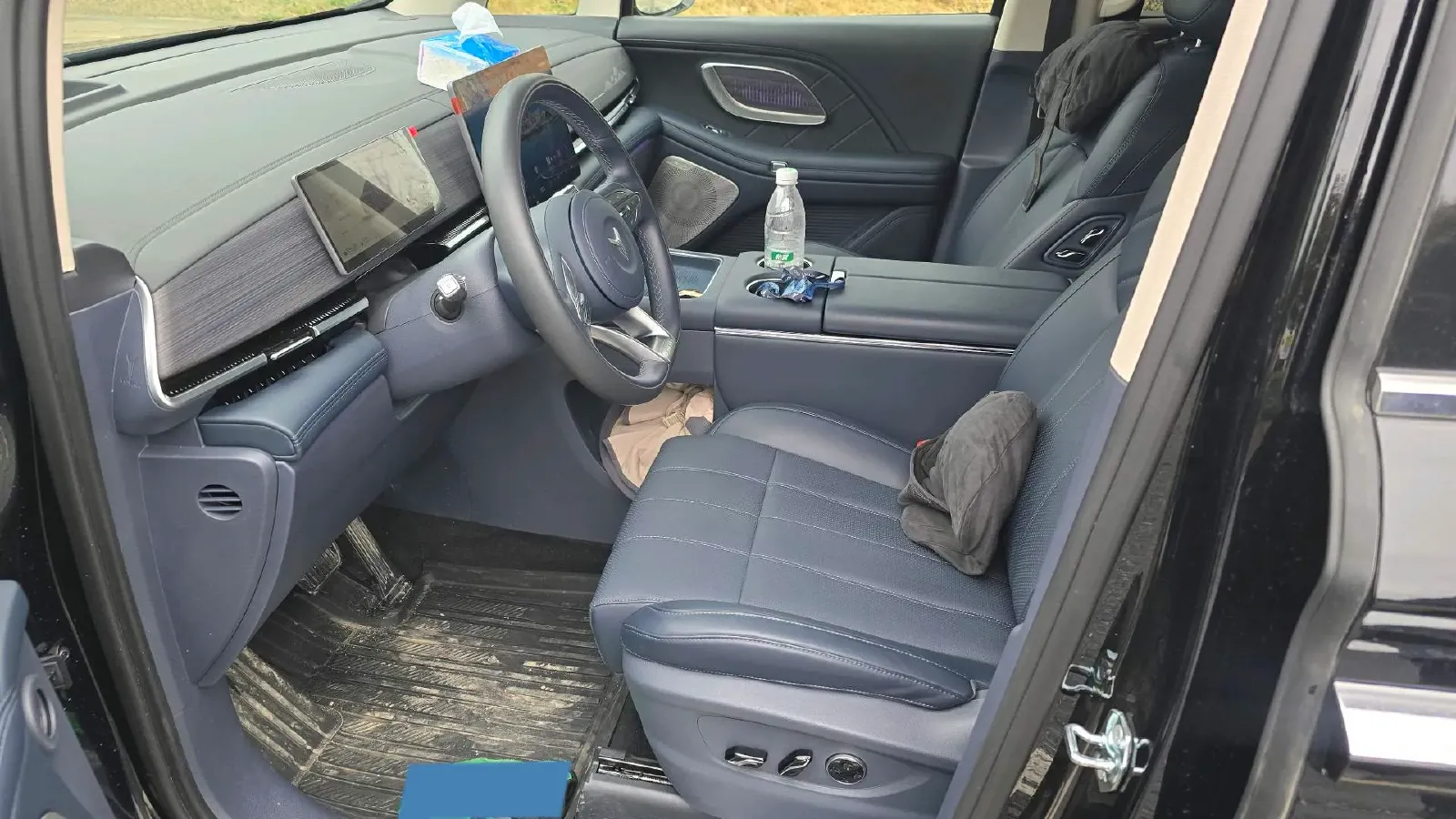 2026 Voyah Dream 1.5T 150HP L4 PHEV,autocango,china used car exporter,china ev exporter,chinese used car exporter,chinese used ev exporter