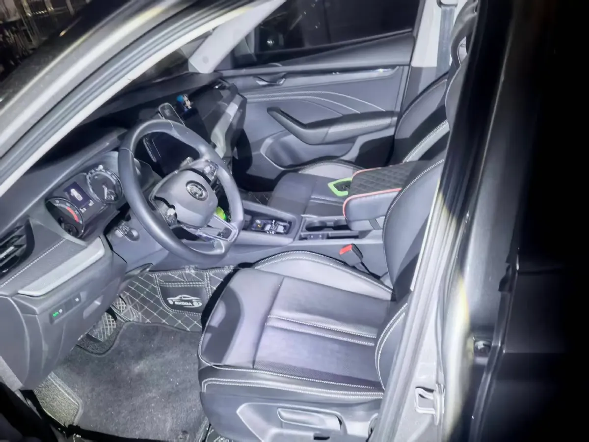 2022 Skoda Octavia 1.4T 150HP L4 7DCT,autocango,china used car exporter,china ev exporter,chinese used car exporter,chinese used ev exporter