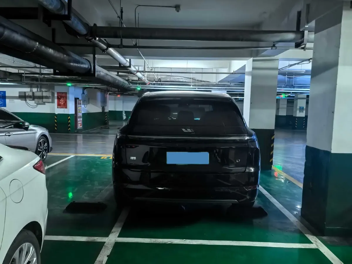 2024 Li L8 Range Extended 154HP REEV 42.8KWH,autocango,china used car exporter,china ev exporter,chinese used car exporter,chinese used ev exporter