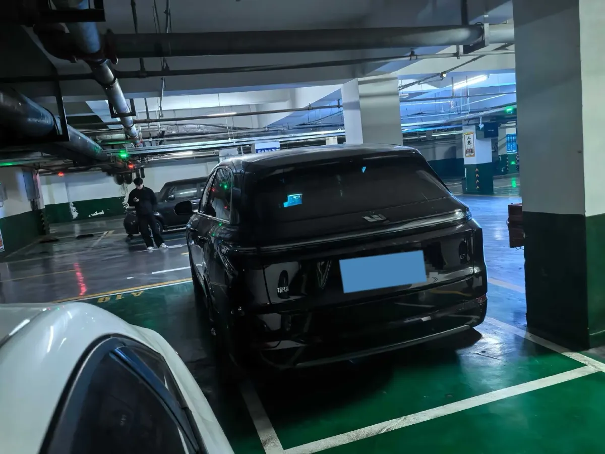 2024 Li L8 Range Extended 154HP REEV 42.8KWH,autocango,china used car exporter,china ev exporter,chinese used car exporter,chinese used ev exporter