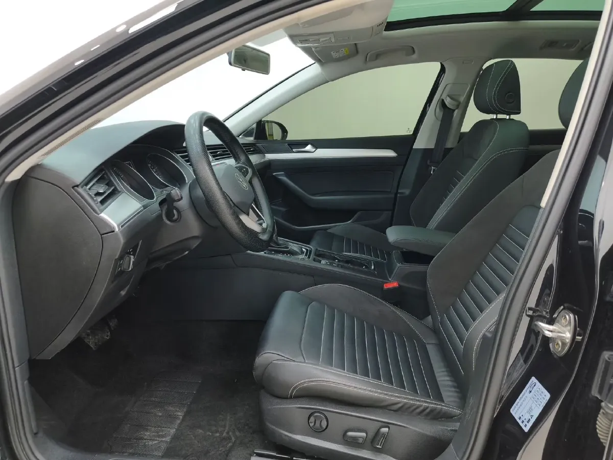 2020 Volkswagen Magotan 1.4T 150HP L4 7DCT,autocango,china used car exporter,china ev exporter,chinese used car exporter,chinese used ev exporter