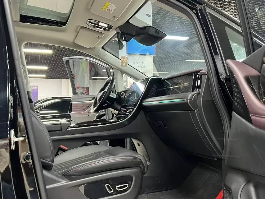 2023 GAC Trumpchi M8 2.0T 252HP L4 8AT,autocango,china used car exporter,china ev exporter,chinese used car exporter,chinese used ev exporter