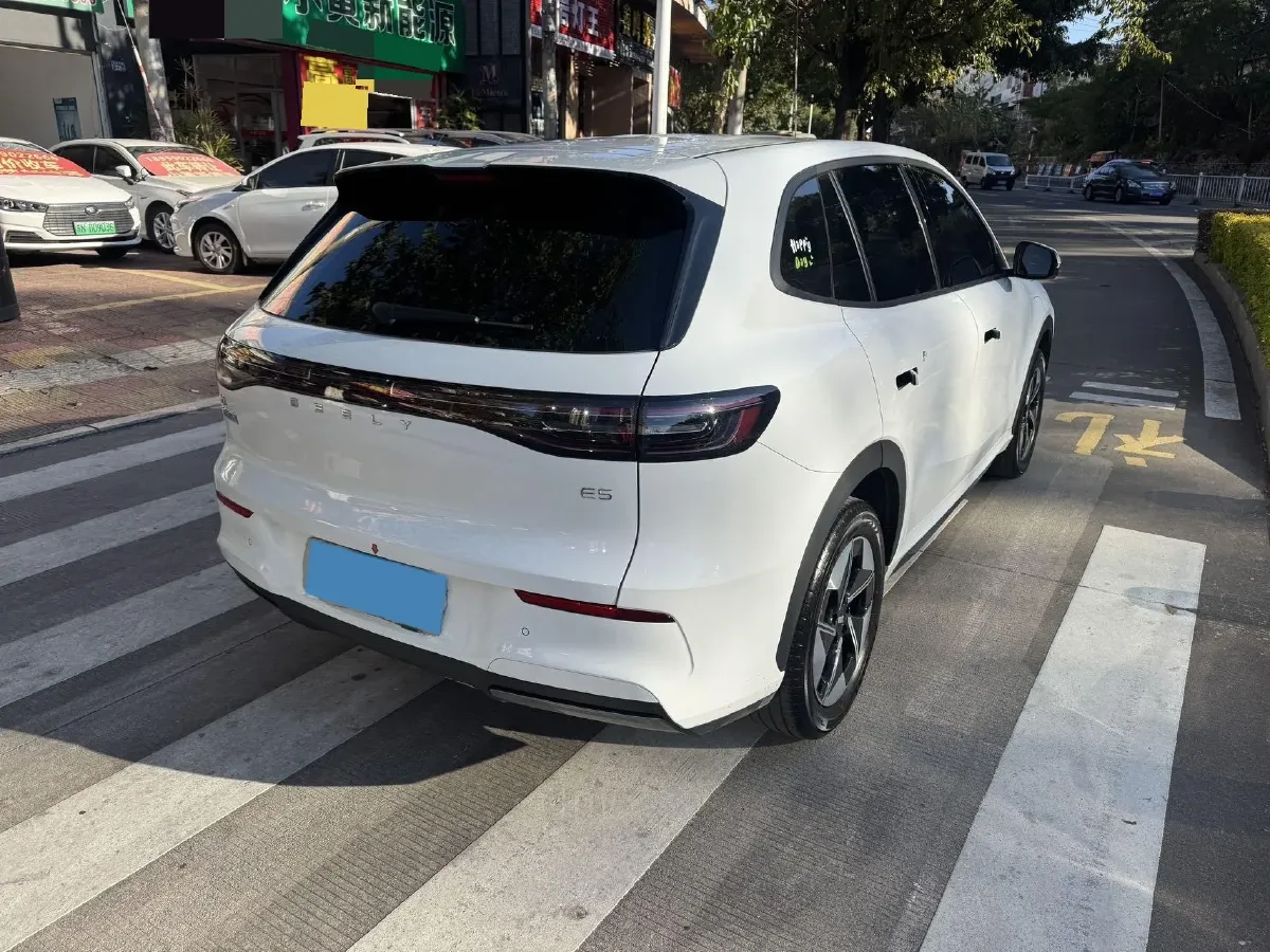 2024 LanDian E5 1.5L 110HP L4 E-CVT PHEV 17.52KWH,autocango,china used car exporter,china ev exporter,chinese used car exporter,chinese used ev exporter
