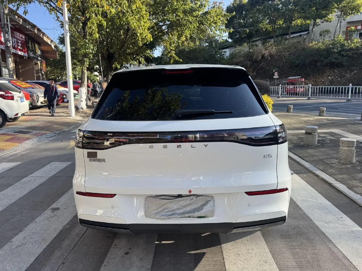 2024 LanDian E5 1.5L 110HP L4 E-CVT PHEV 17.52KWH,autocango,china used car exporter,china ev exporter,chinese used car exporter,chinese used ev exporter