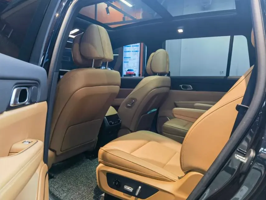 2021 Li ONE Range Extended 131HP REEV 40.5KWH,autocango,china used car exporter,china ev exporter,chinese used car exporter,chinese used ev exporter