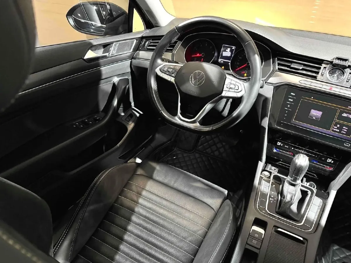 2023 Volkswagen Magotan 2.0T 186HP L4 7DCT,autocango,china used car exporter,china ev exporter,chinese used car exporter,chinese used ev exporter