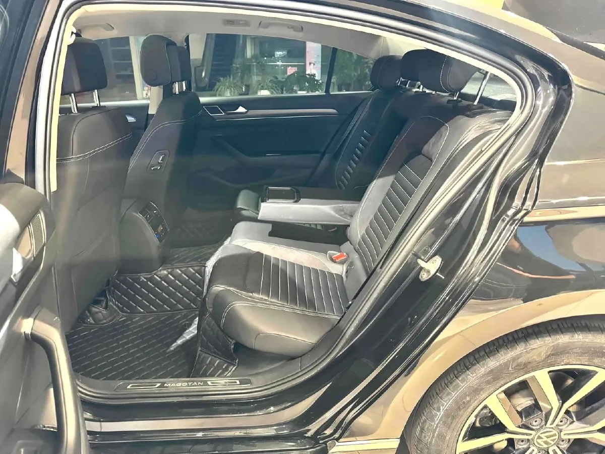 2023 Volkswagen Magotan 2.0T 186HP L4 7DCT,autocango,china used car exporter,china ev exporter,chinese used car exporter,chinese used ev exporter
