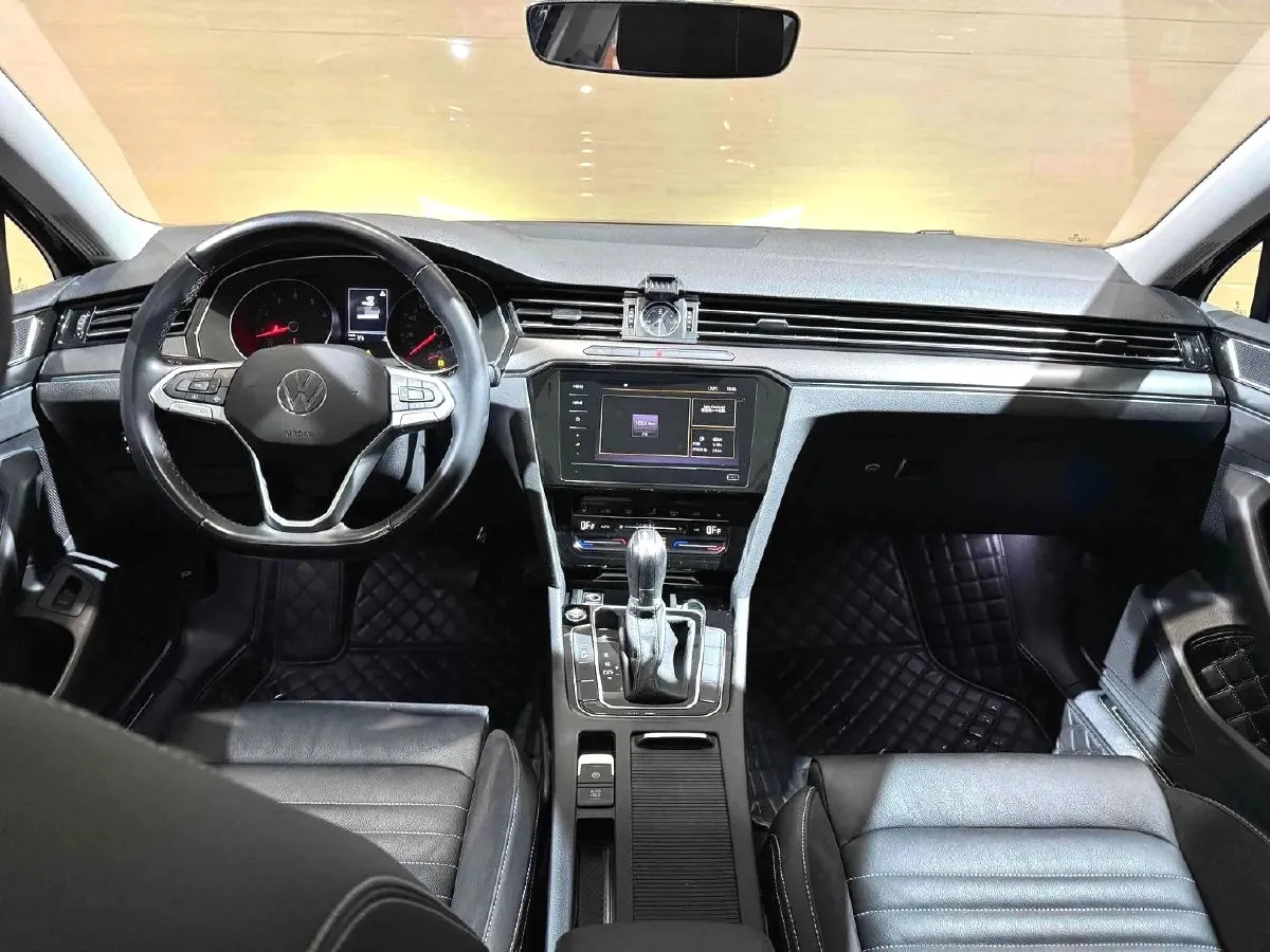 2023 Volkswagen Magotan 2.0T 186HP L4 7DCT,autocango,china used car exporter,china ev exporter,chinese used car exporter,chinese used ev exporter