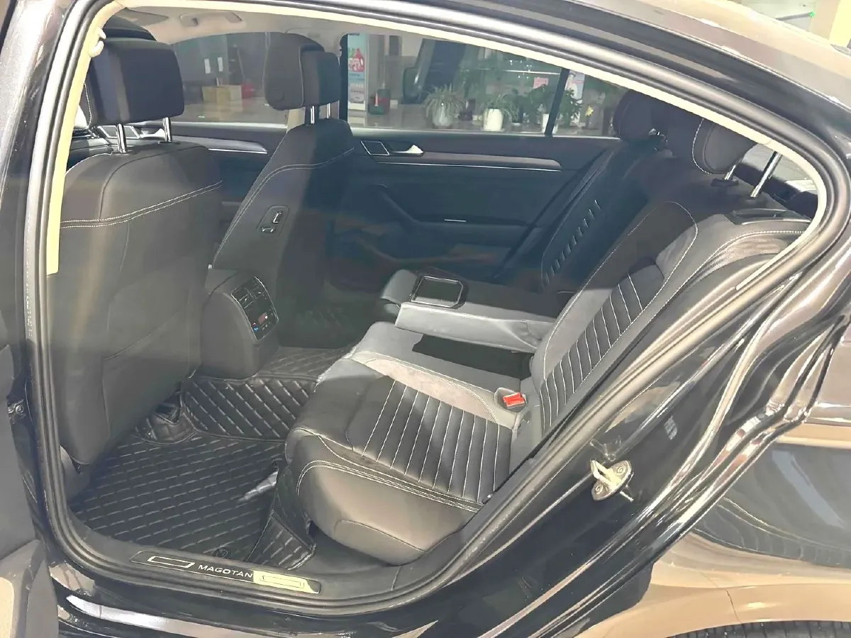 2023 Volkswagen Magotan 2.0T 186HP L4 7DCT,autocango,china used car exporter,china ev exporter,chinese used car exporter,chinese used ev exporter