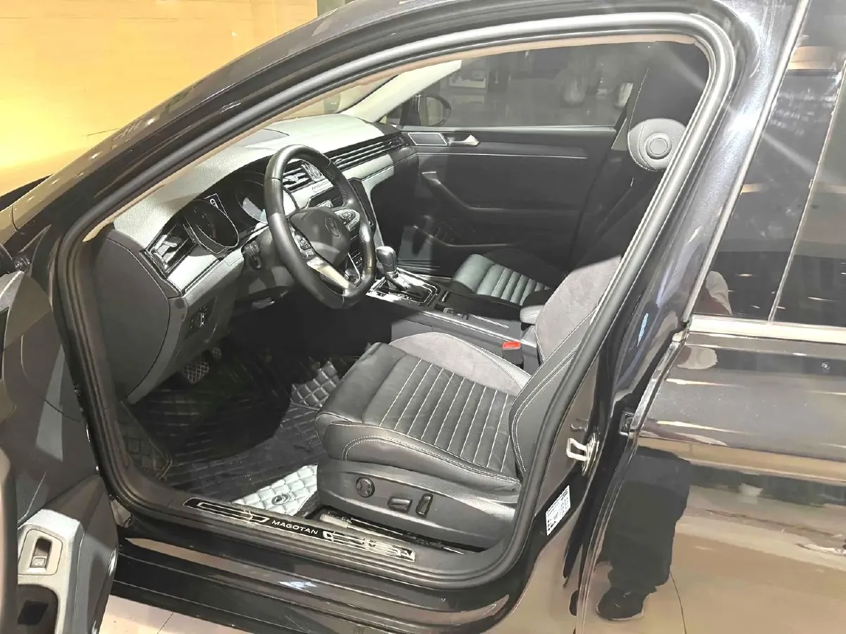 2023 Volkswagen Magotan 2.0T 186HP L4 7DCT,autocango,china used car exporter,china ev exporter,chinese used car exporter,chinese used ev exporter