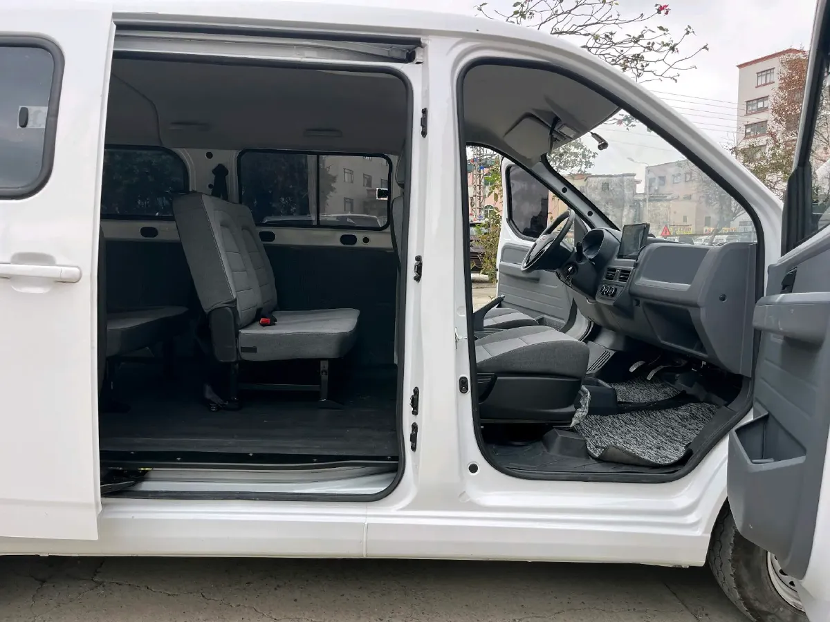 2024 WuLing YangGuang BEV 41.9KWH,autocango,china used car exporter,china ev exporter,chinese used car exporter,chinese used ev exporter