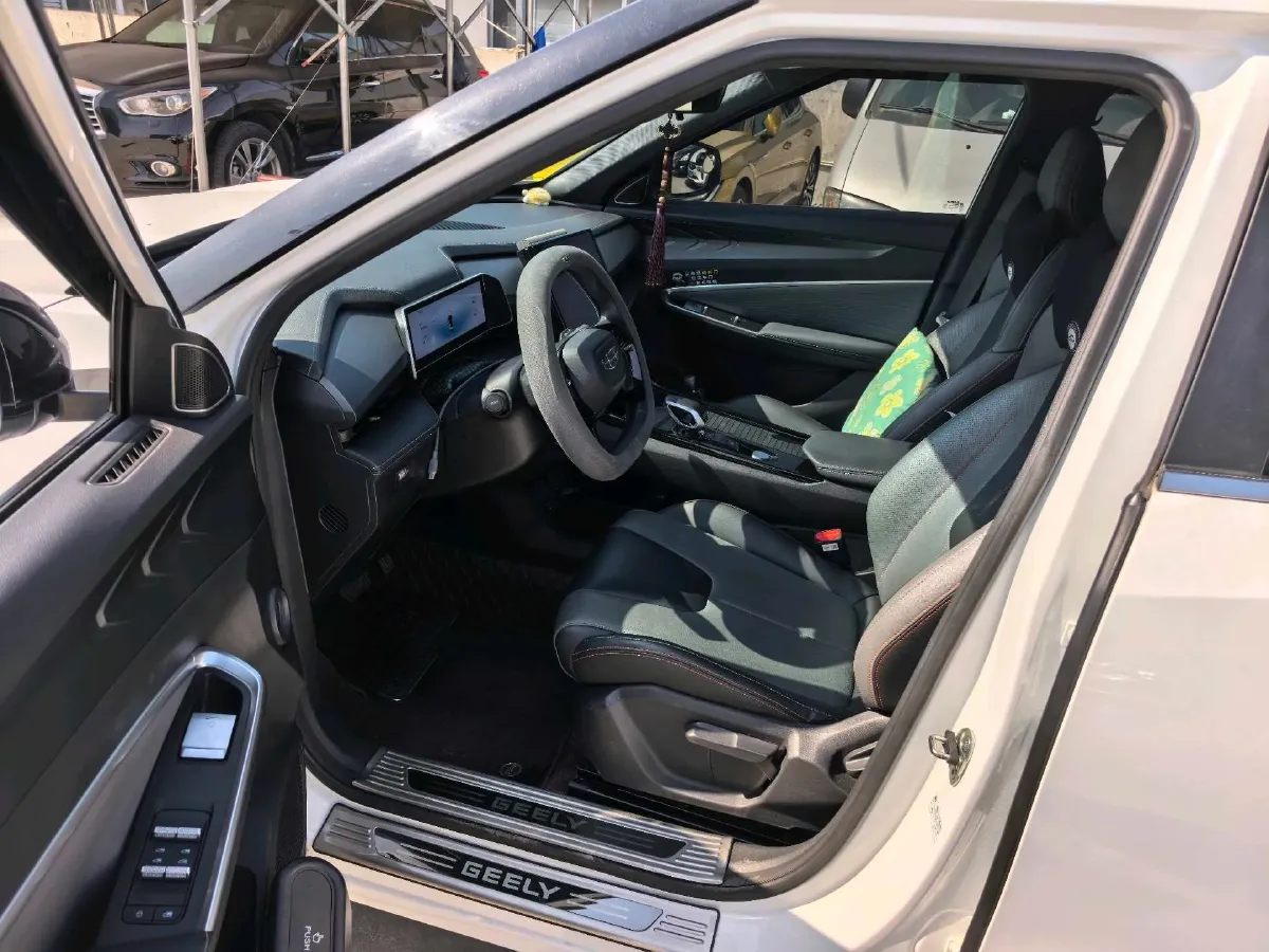 2024 Geely Azkarra 1.5T 181HP L4 7DCT,autocango,china used car exporter,china ev exporter,chinese used car exporter,chinese used ev exporter