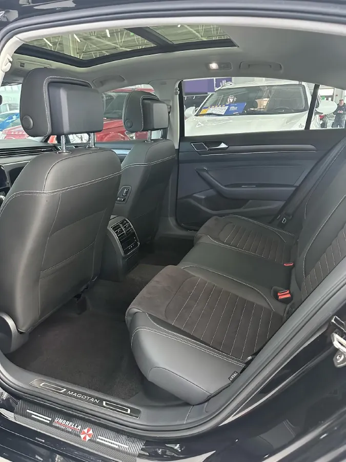 2020 Volkswagen Magotan 2.0T 220HP L4 7DCT,autocango,china used car exporter,china ev exporter,chinese used car exporter,chinese used ev exporter