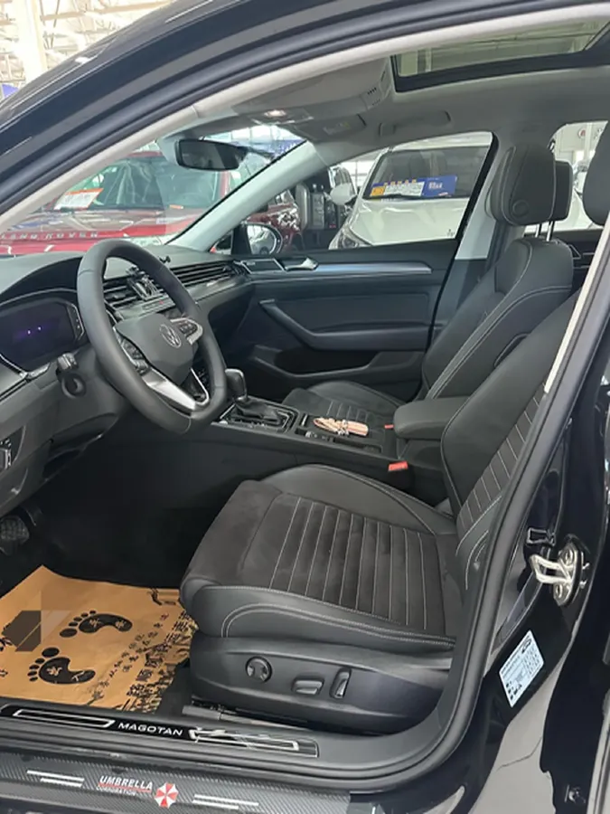 2020 Volkswagen Magotan 2.0T 220HP L4 7DCT,autocango,china used car exporter,china ev exporter,chinese used car exporter,chinese used ev exporter