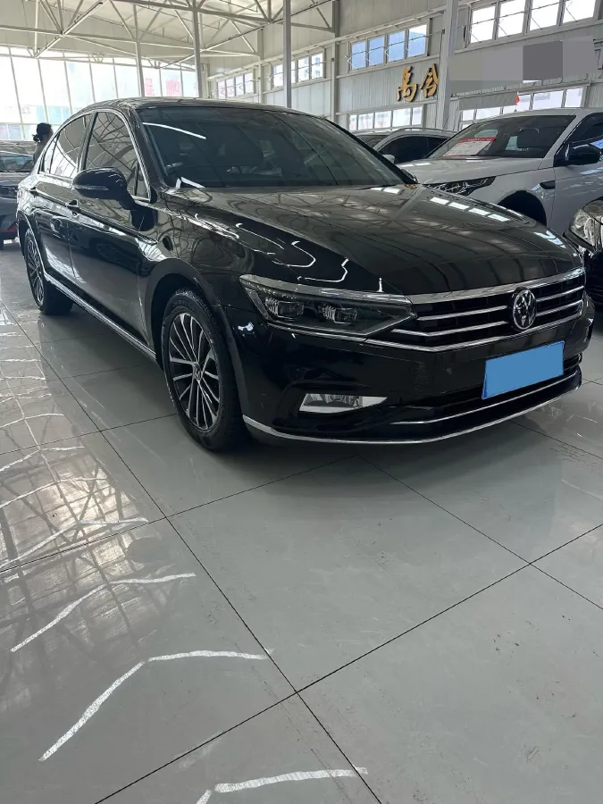 2020 Volkswagen Magotan 2.0T 220HP L4 7DCT,autocango,china used car exporter,china ev exporter,chinese used car exporter,chinese used ev exporter
