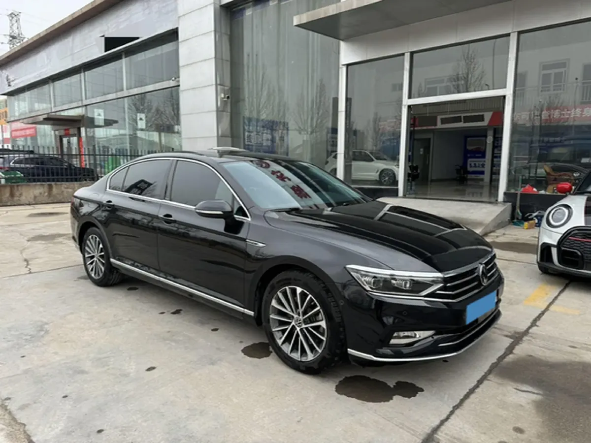 2020 Volkswagen Magotan 2.0T 220HP L4 7DCT,autocango,china used car exporter,china ev exporter,chinese used car exporter,chinese used ev exporter