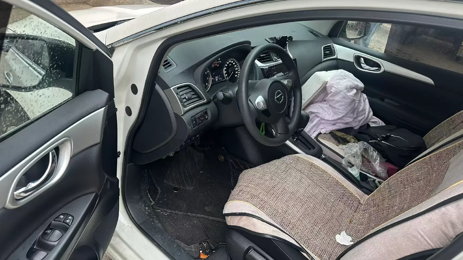 2024 Nissan Sylphy 1.6L 122HP L4 CVT,autocango,china used car exporter,china ev exporter,chinese used car exporter,chinese used ev exporter