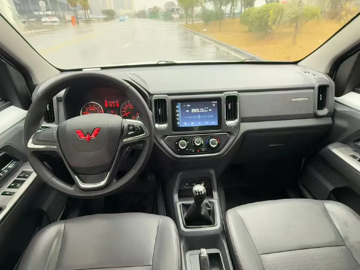 2021 WuLing ZhentTu 1.5L 99HP L4 5MT,autocango,china used car exporter,china ev exporter,chinese used car exporter,chinese used ev exporter