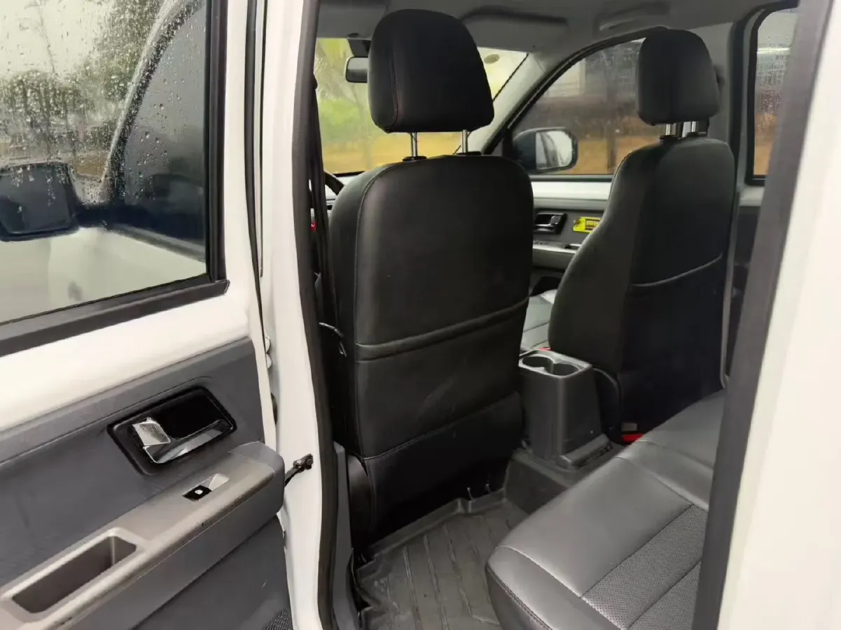 2021 WuLing ZhentTu 1.5L 99HP L4 5MT,autocango,china used car exporter,china ev exporter,chinese used car exporter,chinese used ev exporter