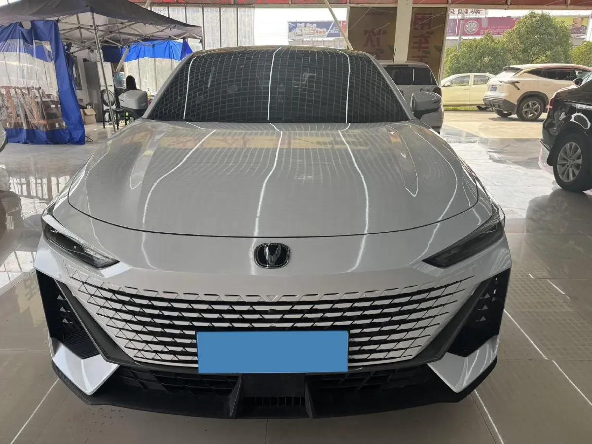 2023 ChangAn UNI-V 1.5T 188HP L4 7DCT,autocango,china used car exporter,china ev exporter,chinese used car exporter,chinese used ev exporter