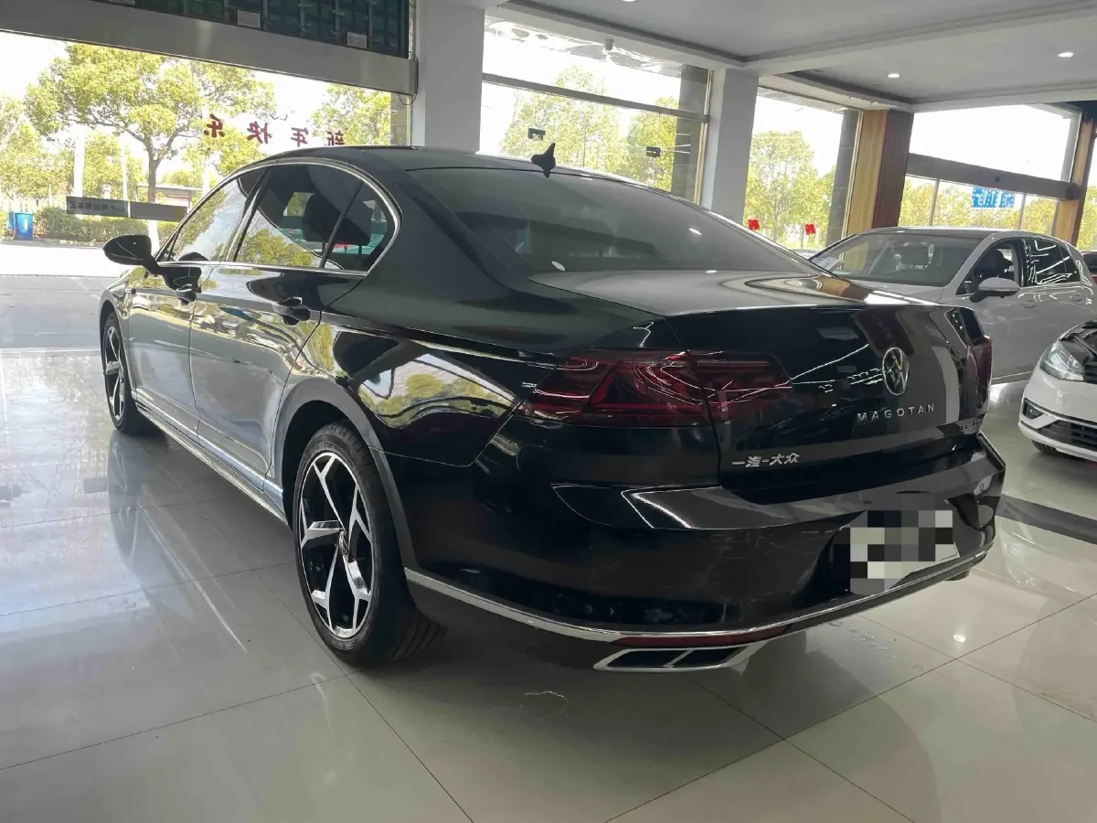 2023 Volkswagen Magotan 2.0T 186HP L4 7DCT,autocango,china used car exporter,china ev exporter,chinese used car exporter,chinese used ev exporter