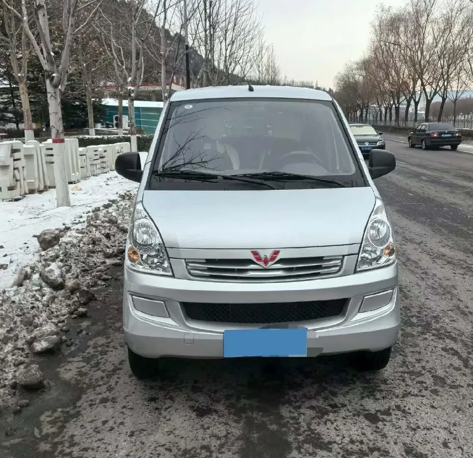 2023 WuLing RongGuang New Truck 1.5L 102HP L4 5MT,autocango,china used car exporter,china ev exporter,chinese used car exporter,chinese used ev exporter