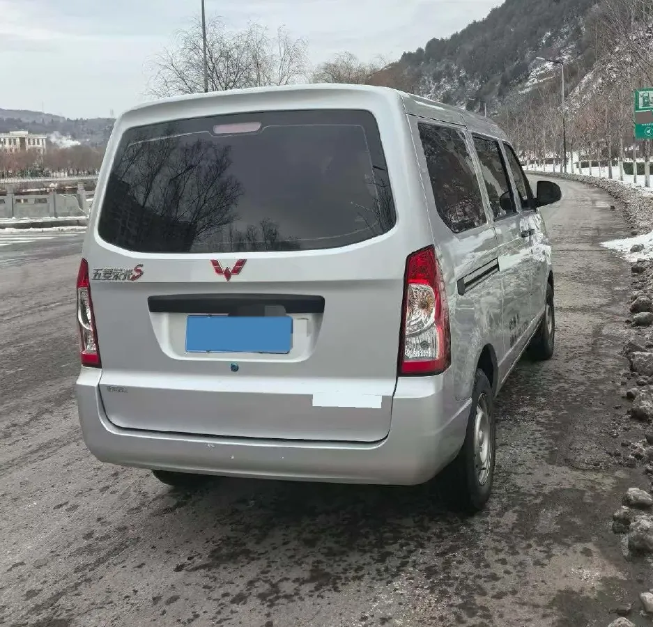 2023 WuLing RongGuang New Truck 1.5L 102HP L4 5MT,autocango,china used car exporter,china ev exporter,chinese used car exporter,chinese used ev exporter