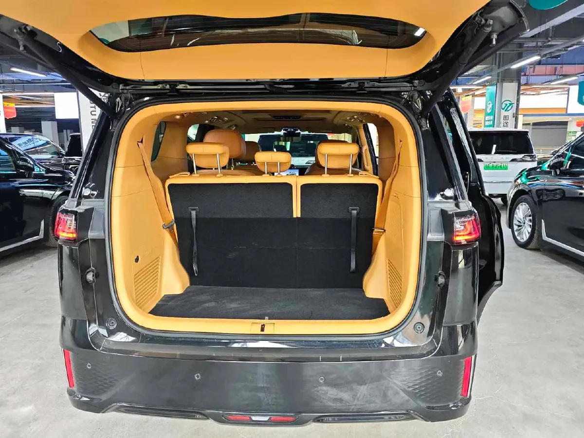 2022 Voyah Dream BEV 82KWH,autocango,china used car exporter,china ev exporter,chinese used car exporter,chinese used ev exporter