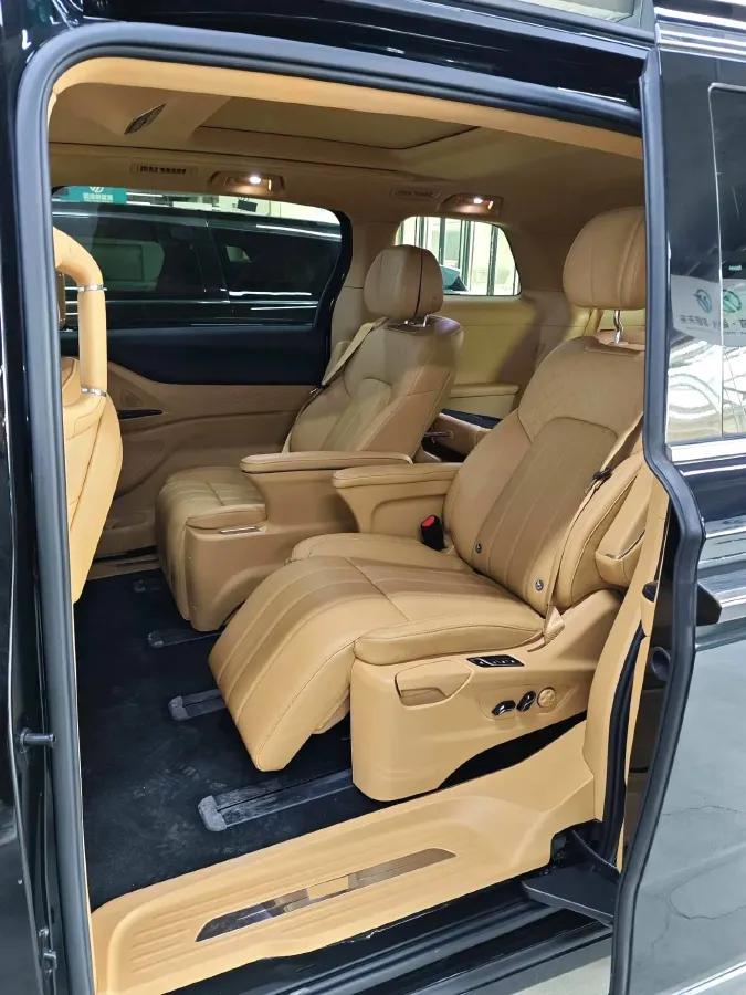 2022 Voyah Dream BEV 82KWH,autocango,china used car exporter,china ev exporter,chinese used car exporter,chinese used ev exporter