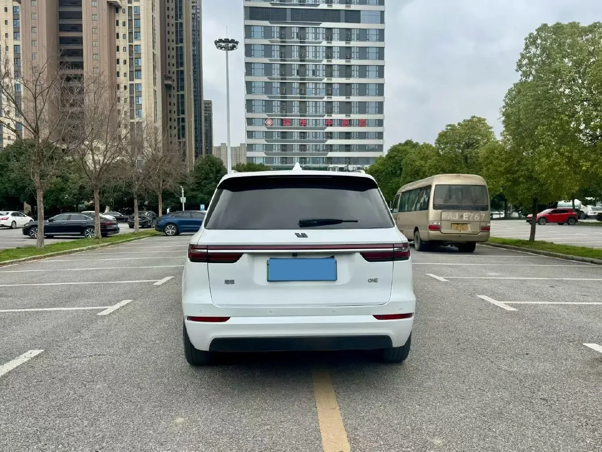 2021 Li ONE Range Extended 131HP REEV 40.5KWH,autocango,china used car exporter,china ev exporter,chinese used car exporter,chinese used ev exporter