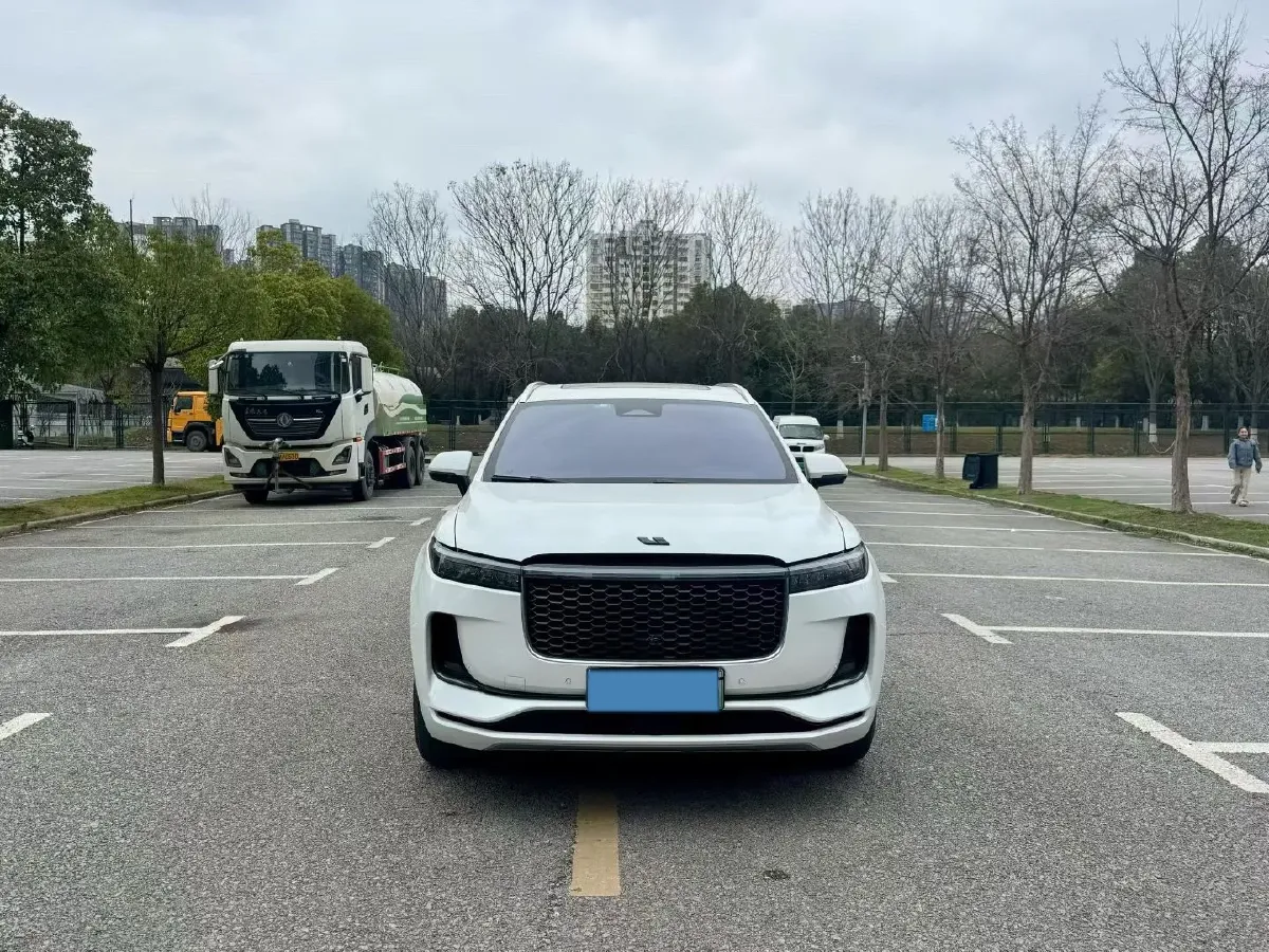2021 Li ONE Range Extended 131HP REEV 40.5KWH,autocango,china used car exporter,china ev exporter,chinese used car exporter,chinese used ev exporter