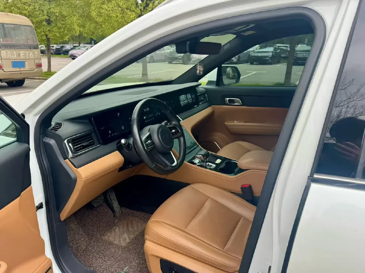 2021 Li ONE Range Extended 131HP REEV 40.5KWH,autocango,china used car exporter,china ev exporter,chinese used car exporter,chinese used ev exporter