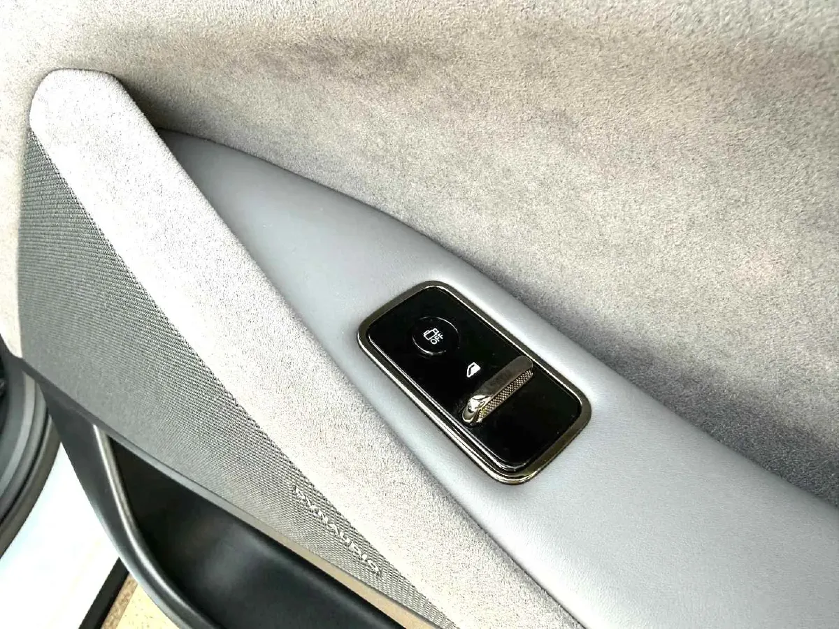 2023 Voyah ZhuiGuang BEV 82.11KWH,autocango,china used car exporter,china ev exporter,chinese used car exporter,chinese used ev exporter